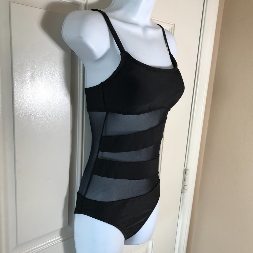 NWT Shade & Shore Medium Coverage One-Piece Swimsuit Black - Picture 2 of 3